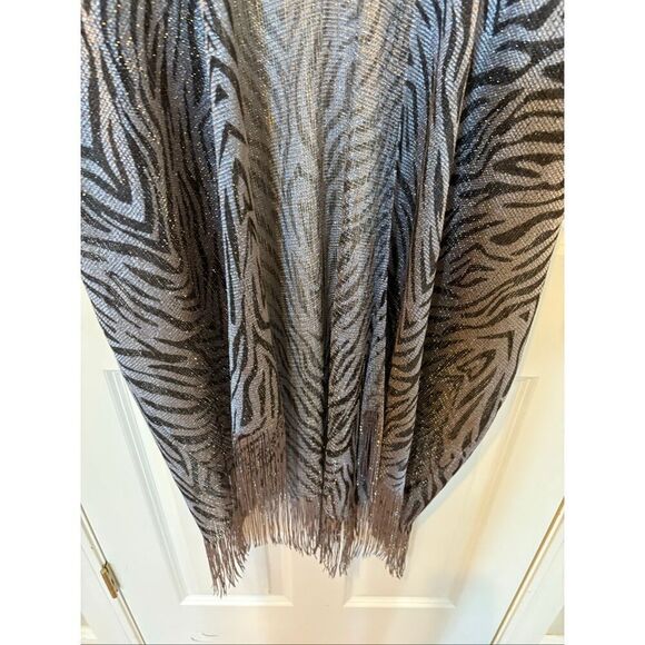 Grey Zebra Print Poncho/Shawl - Picture 4 of 9